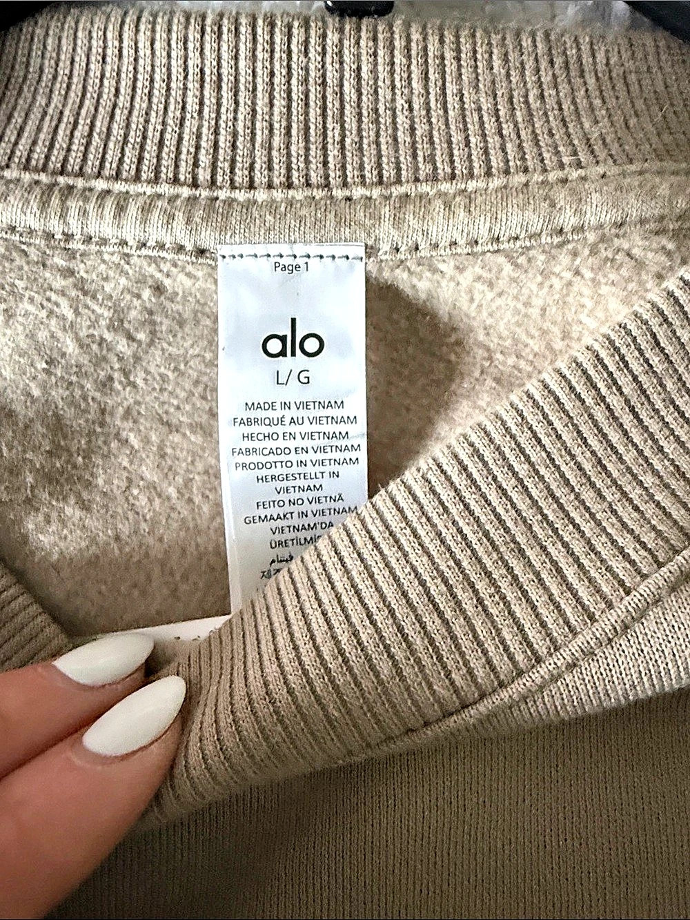 🧸 ALO Accolade Crewneck Sweatshirt in Gravel Like New - Picture 4 of 4